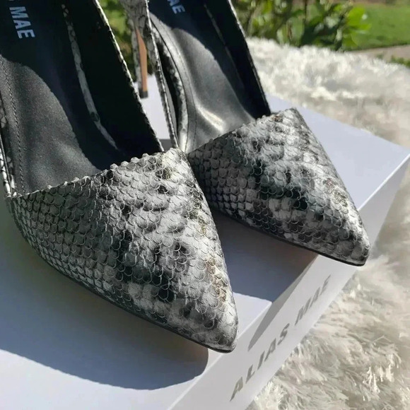 Alias Mae Black & White Snake Skin Pumps - Picture 9 of 13
